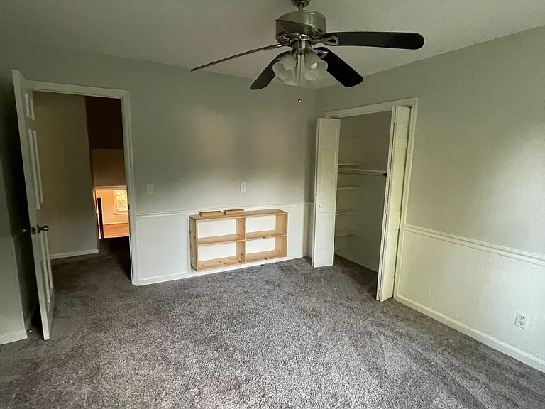 206 Rodborough Rd — Photo 22