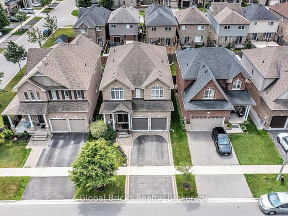 4th image of 47 Holyrod Dr