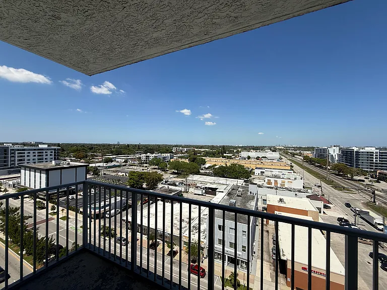 140 S Dixie Hwy #905 — Photo 15