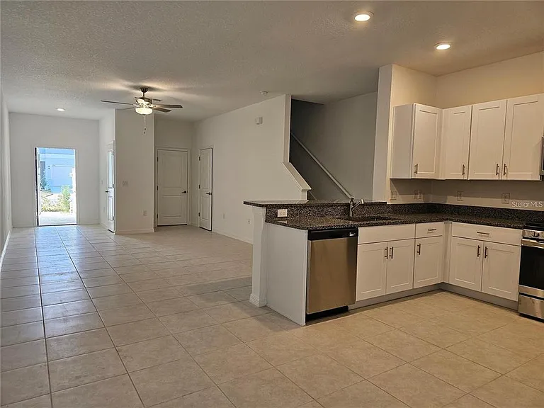8309 Crescent Oaks Dr — Photo 7