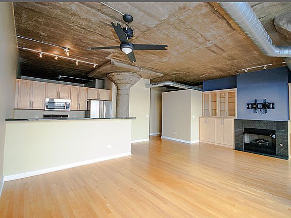 4th image of 1001 W 15th St Unit 219