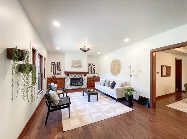 1323 44th St, Des Moines, IA 50311