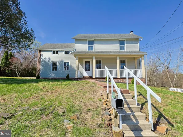 5456 Vera Cruz Rd, Emmaus, PA 18049