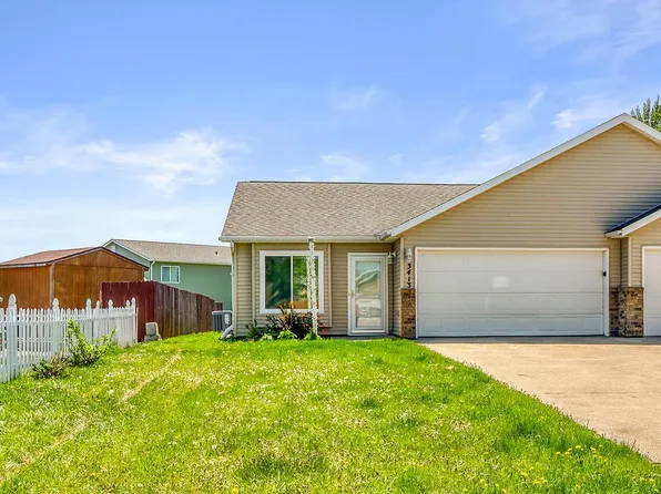 3413 38th St S, Moorhead, MN 56560