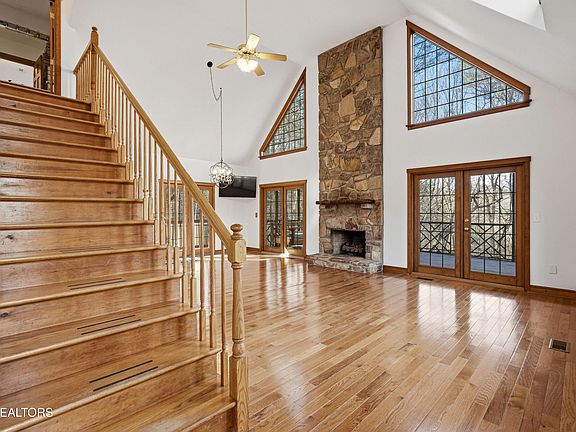 4th image of 2206 Castle Rise Way