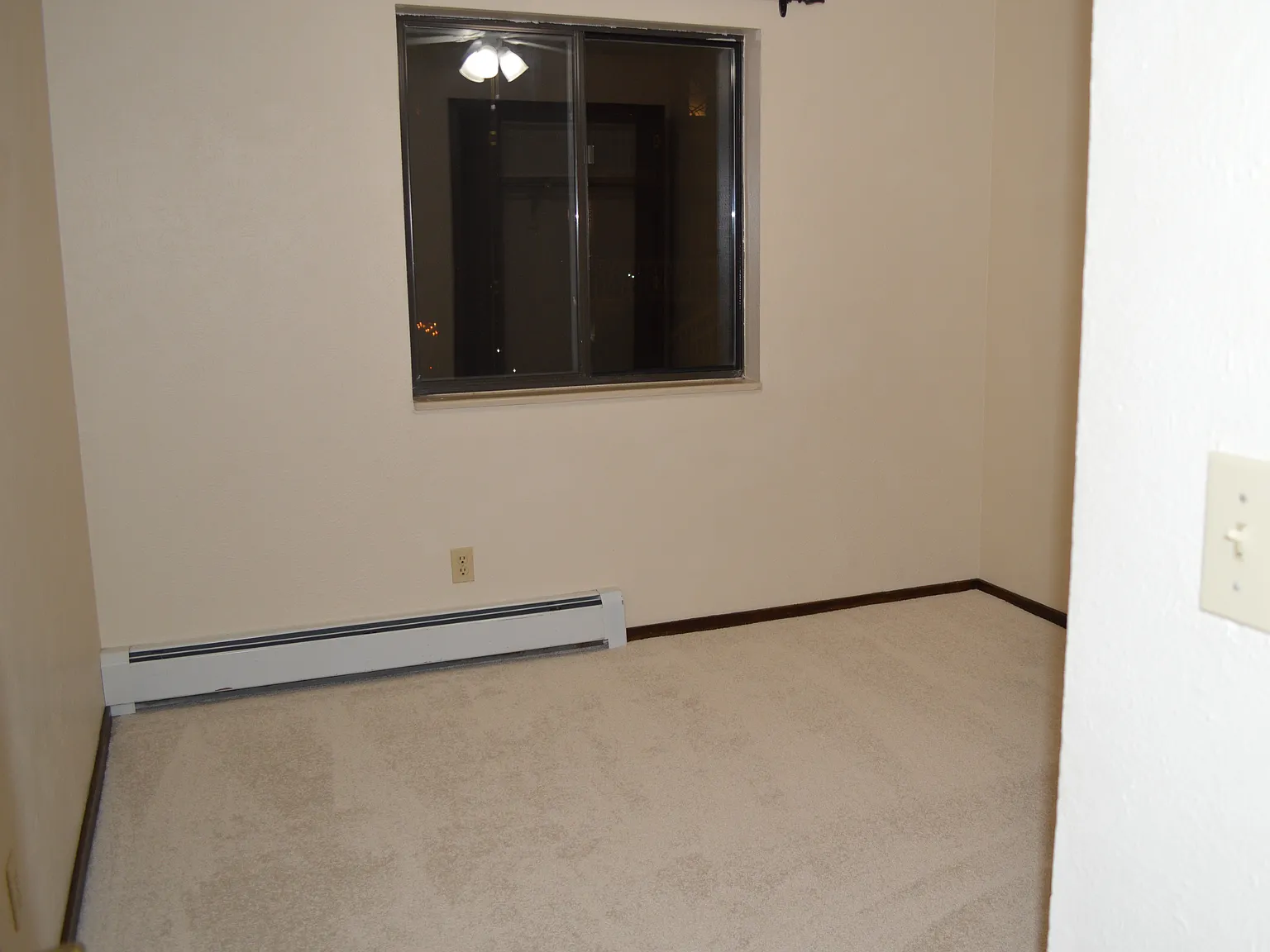 2 bed, 888 sqft, $2,000 — Photo 4