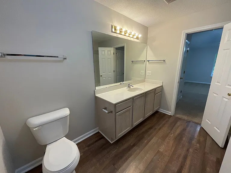 Meridian Park Apartments — Photo 81
