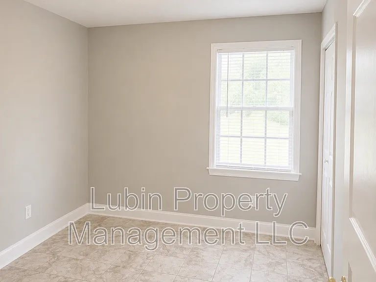 549 Semple Ave — Photo 4