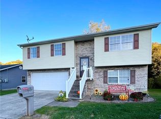 18 Hunter Dr, Saint Albans, WV 25177