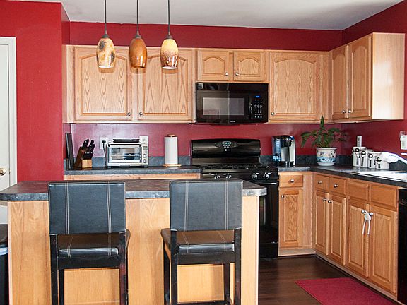 5th image of 216 Goldsborough Dr
