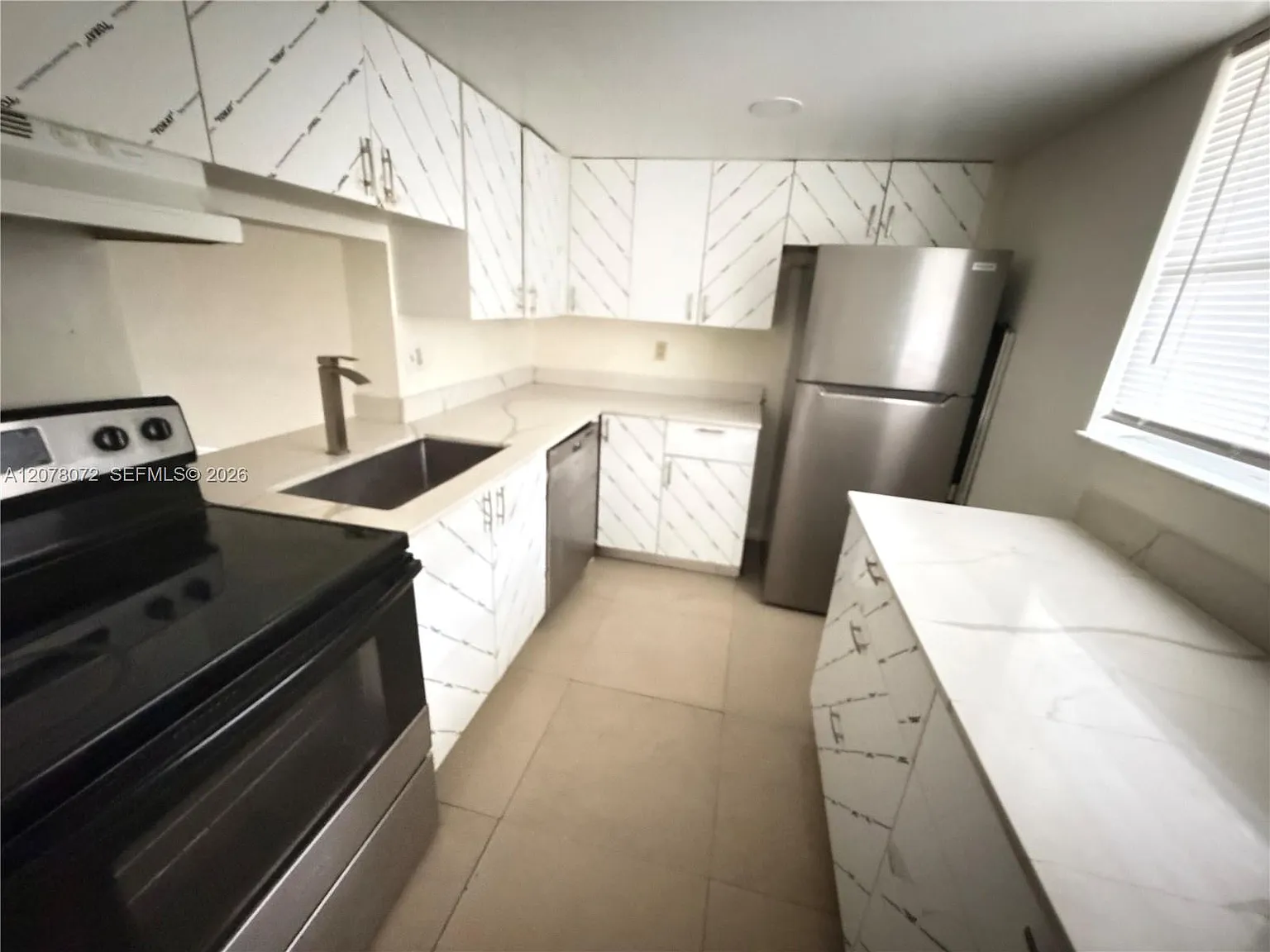 Brookfield Square Condo — Photo 1