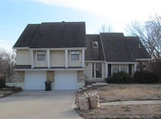 2800 Sweet Briar Dr, Independence, MO 64057