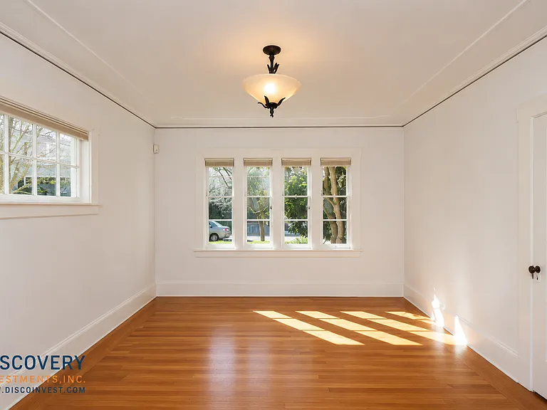 812 Trestle Glen Rd — Photo 6
