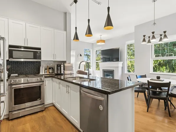 4625 Valley Dr #2408, Vancouver, BC V6J 5L7