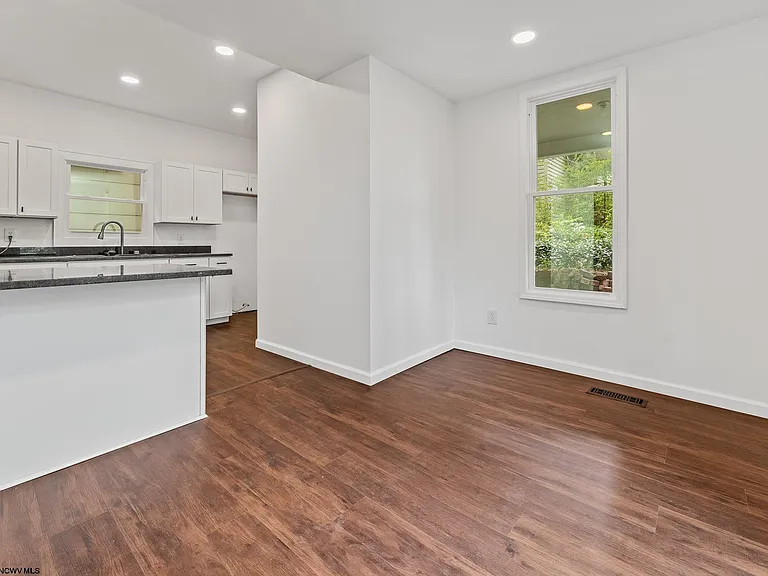 44 Edgehill St — Photo 9