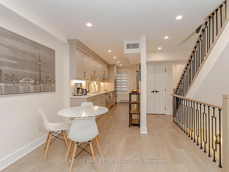 56 Saint Nicholas St — Photo 6