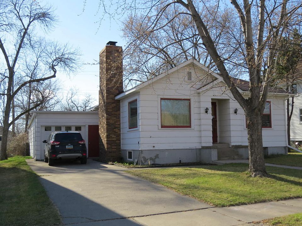 2nd image of 814 4th Ave SE
