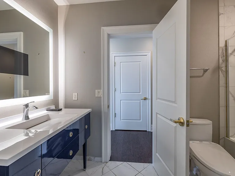 705 Olive St — Photo 5