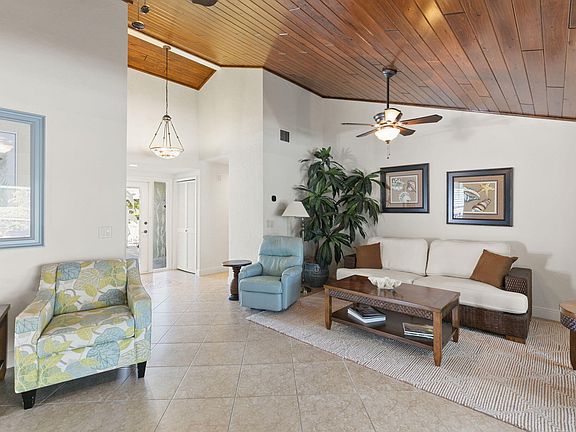 4th image of 370 Kendall Dr