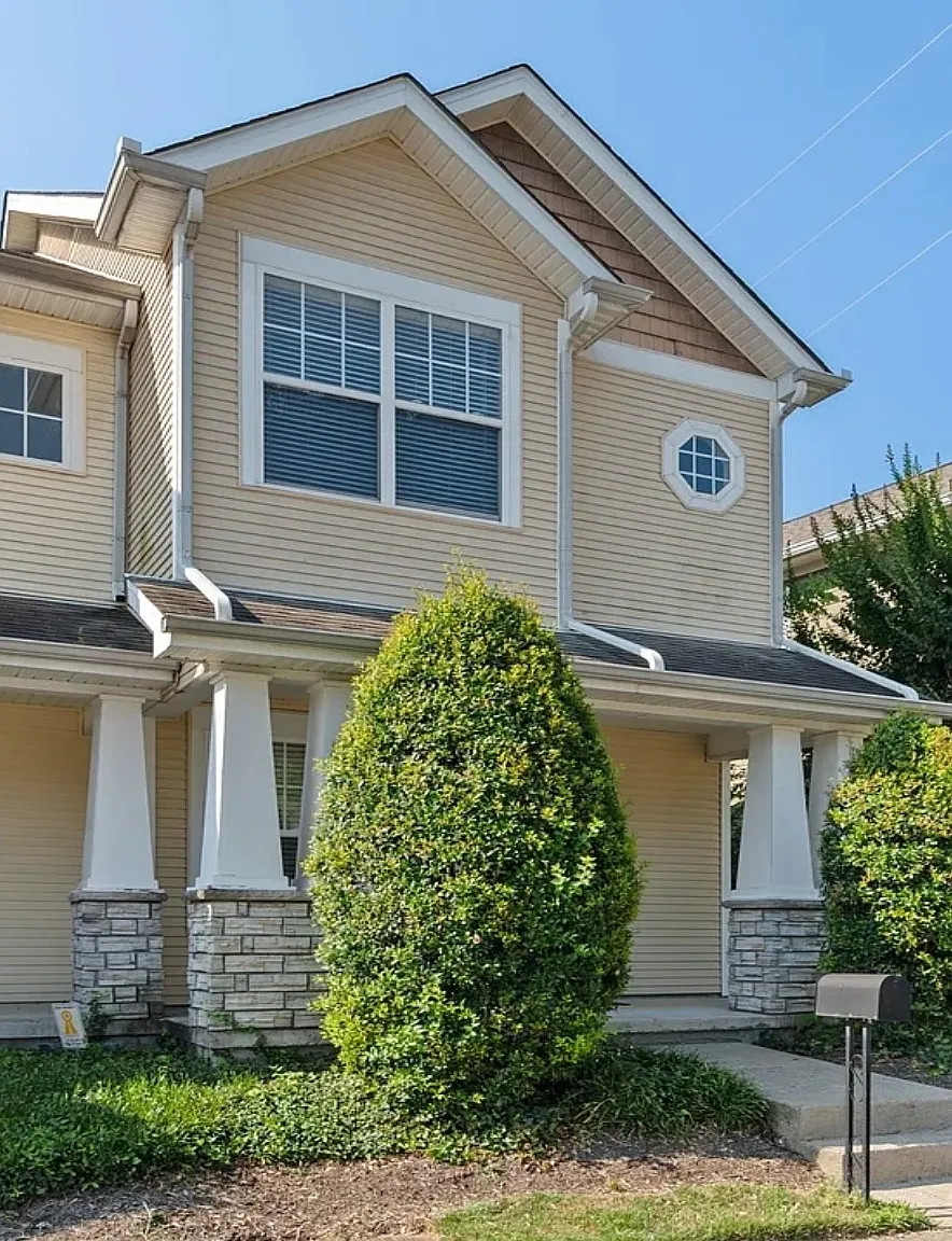 2 bed, 2.5 bath, 1133 sqft, $2,495 — Photo 1