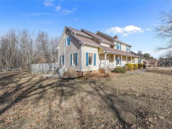 5th image of 2201 Hunters Ridge Dr