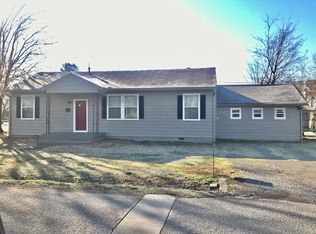 318 E Shawnee St, Tahlequah, OK 74464
