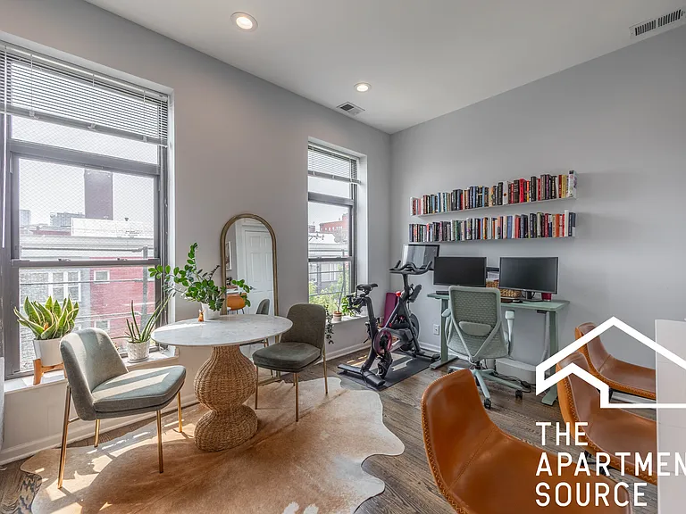 1131 W Madison St #3R — Photo 4