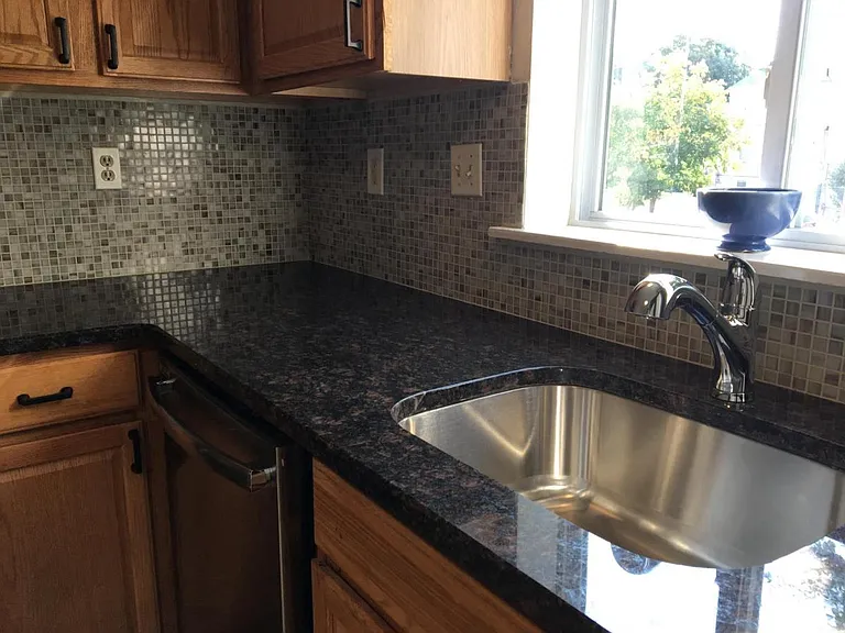 158 Dupont St — Photo 12