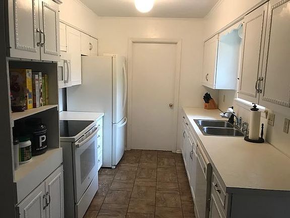4th image of 1501 Sherwood Dr