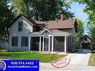 702 1st St, Menasha, WI 54952