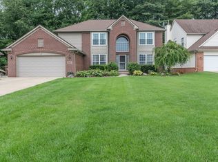 1917 Twin Sun Cir, Commerce Township, MI 48390
