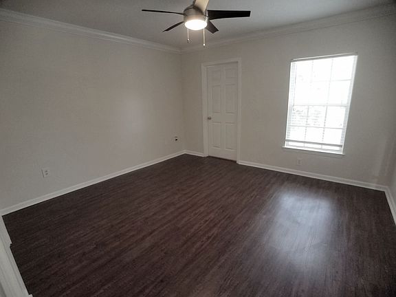 3rd image of 802 Crest Pines Dr APT 825