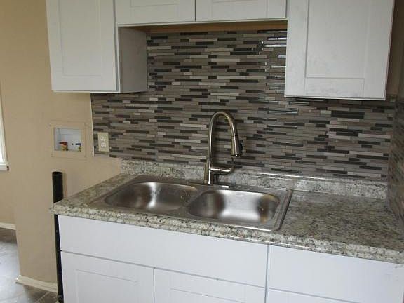 4th image of 4437 E 54th Ter