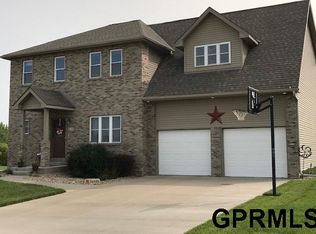 830 Fairway Ct, Crete, NE 68333