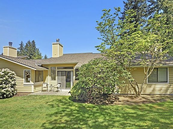 2nd image of 15908 Village Green Dr Unit B