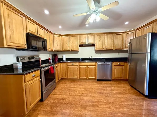 263 Navajo Loop #263, Shelton, CT 06484