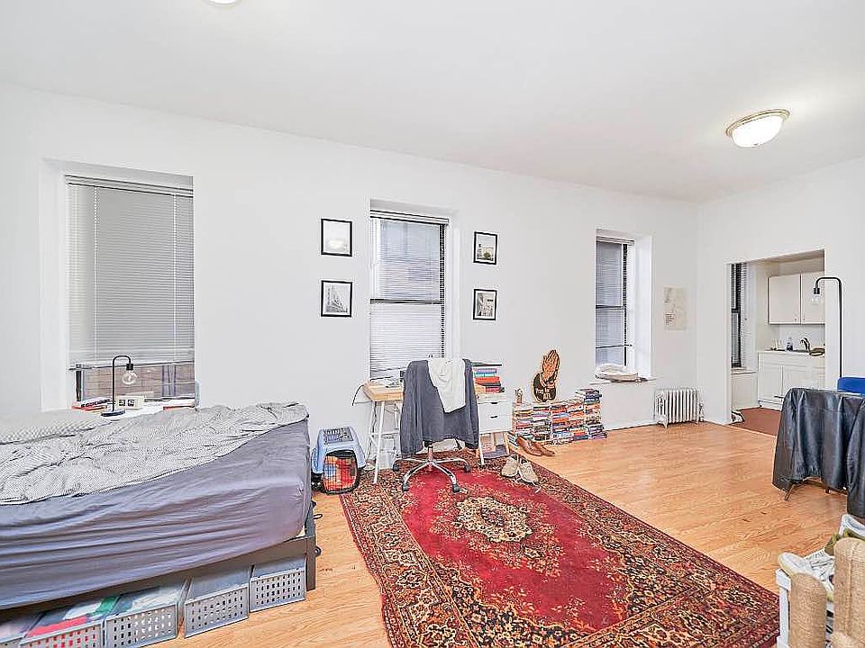 1st image of 1430 3rd Ave #2B