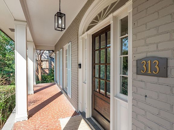 5th image of 313 E Seven Oaks Dr