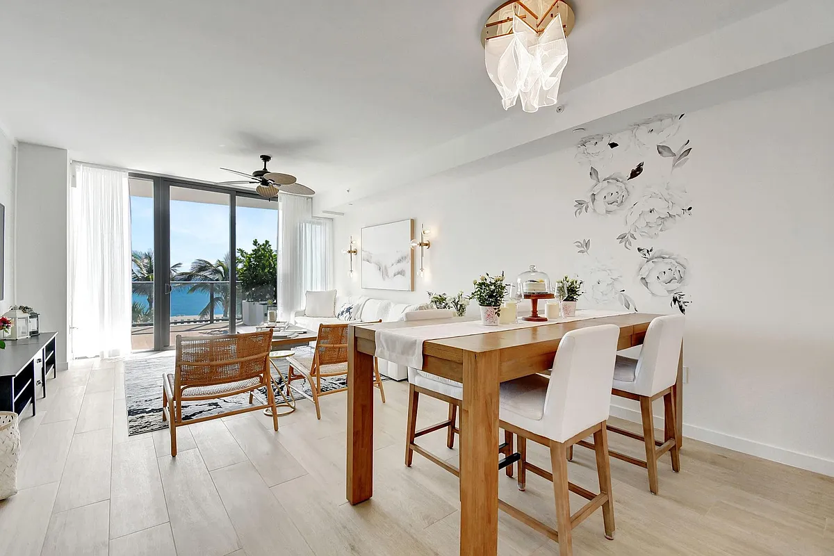 Building Photo - 1116 N Ocean Blvd #303