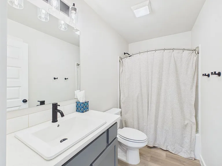 3102 Swenson St — Photo 18