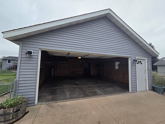 5th image of 945 Lindale Dr
