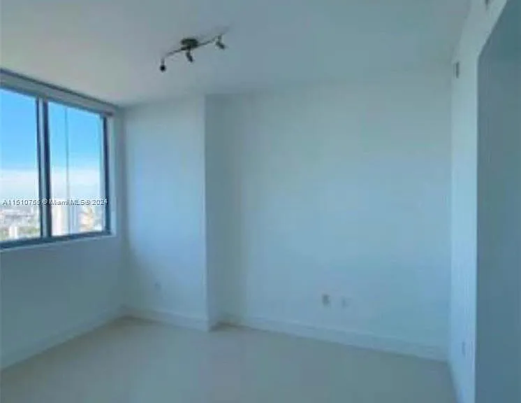92 SW 3rd St #9 — Photo 9