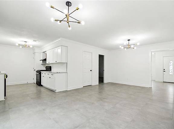 5th image of 4904 Argonne St