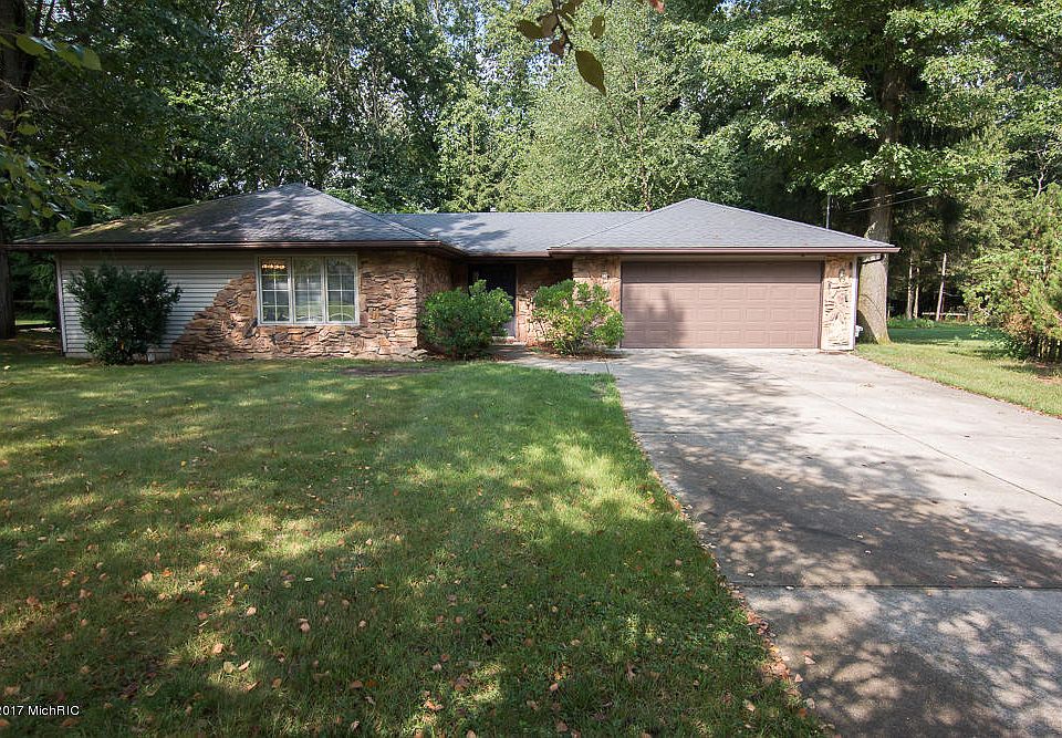 1st image of 610 Streamside Dr