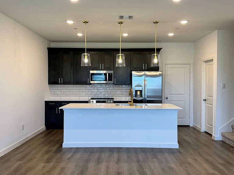 5720 Lakeview Dr — Photo 8