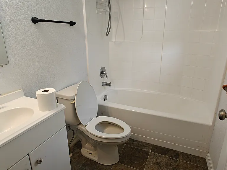 913 S Wardwell Ave #B — Photo 14