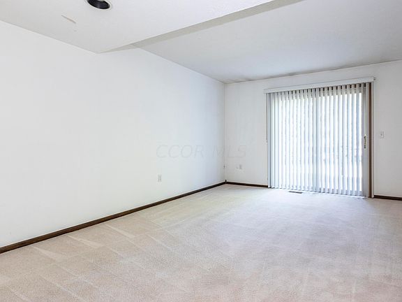 3rd image of 517 Foxtrail Cir E