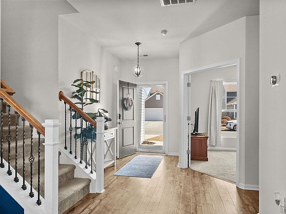 3rd image of 4959 Sandlewood Dr.