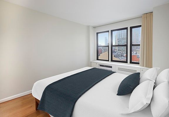 4th image of 460 E 79th St APT 10D