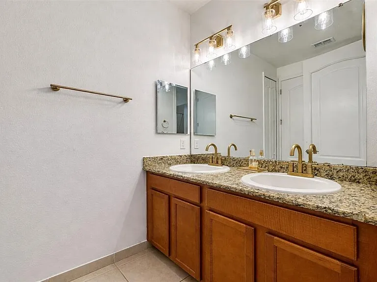 8458 Kelsall Dr — Photo 26
